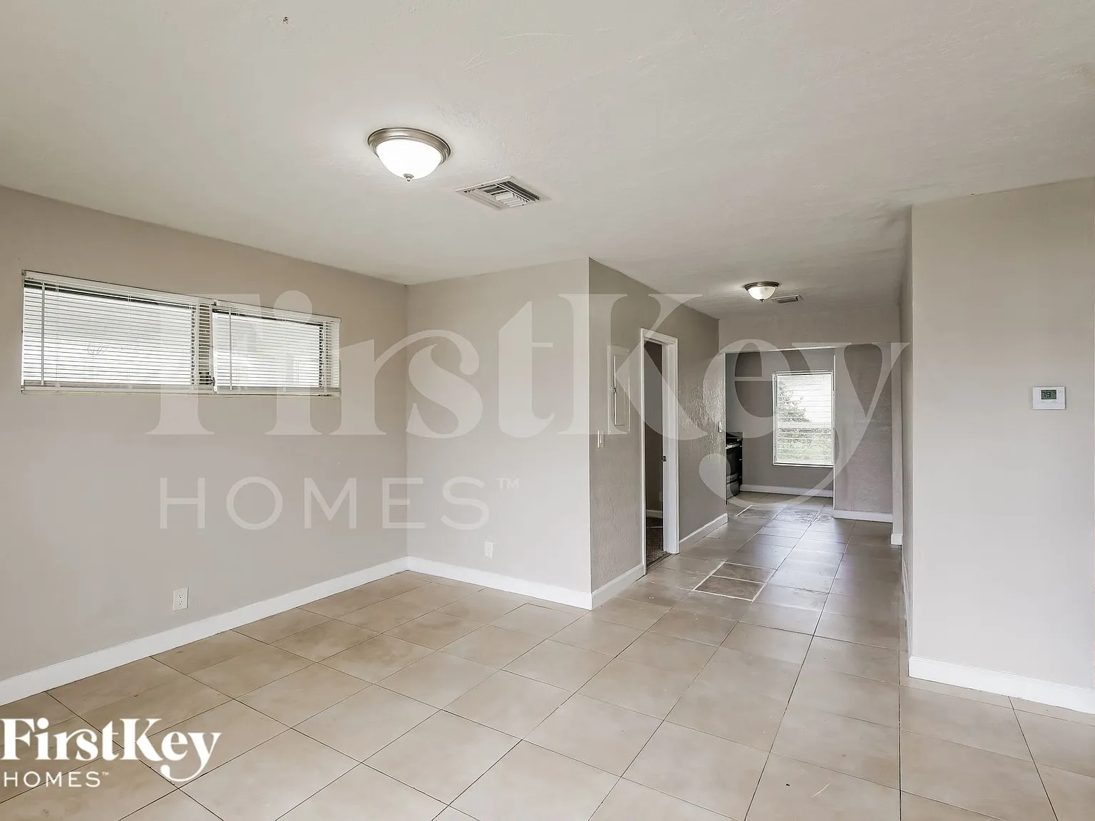 4 bed, 2.0 bath, 1124 sqft, $2,890 — Photo 2