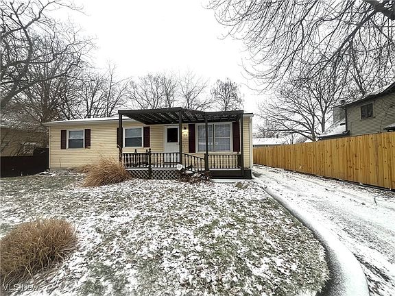 2nd image of 1275 Lincoln Ct