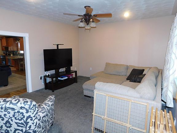 2nd image of 216 Howard St