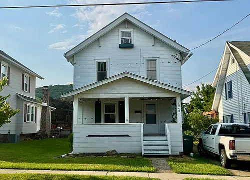 1243 School St Photo 1