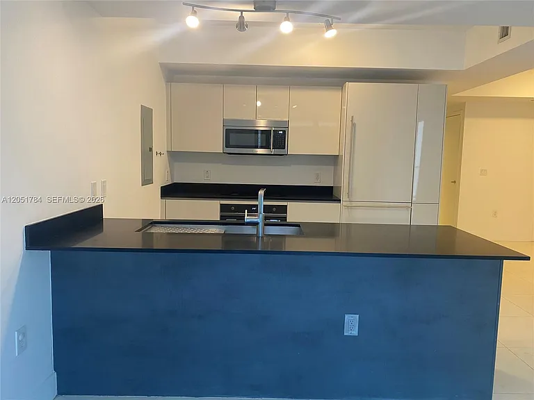 1010 Brickell Ave #1403 — Photo 18