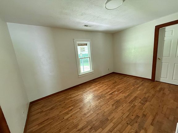 4th image of 200 S Depot Street