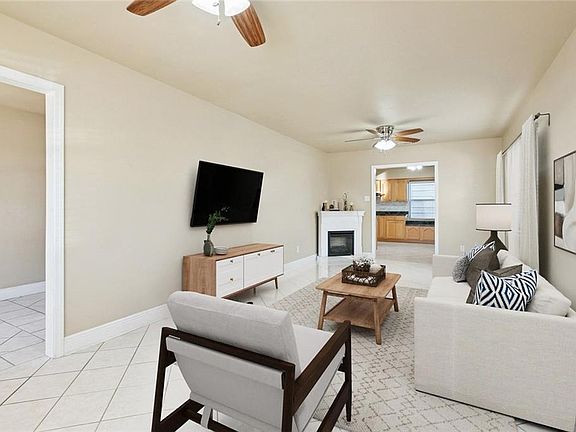 3rd image of 8441 Patricia St