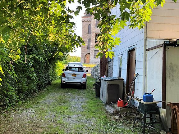 5th image of 16 Cliff St