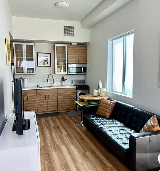 507 N San Vicente Blvd — Photo 2