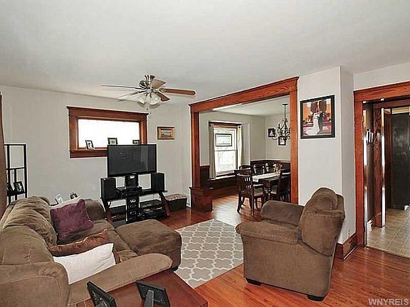 4th image of 115 E Felton St