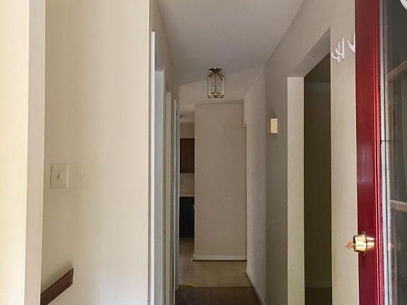 2nd image of 19115 Gunnerfield Ln