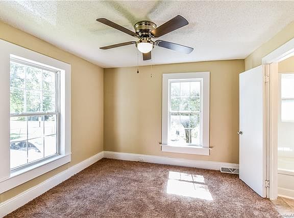 5th image of 403 Plymouth St