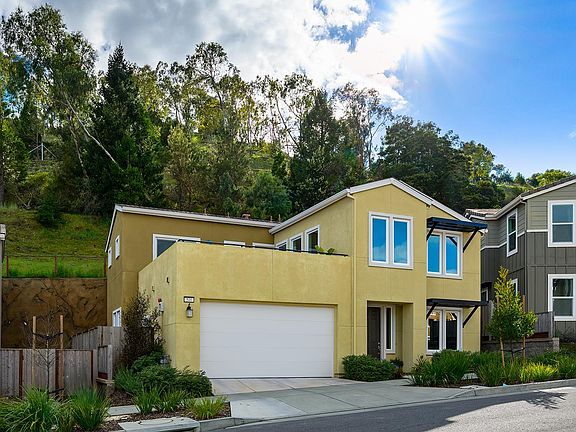 2nd image of 540 Sapphire Street
