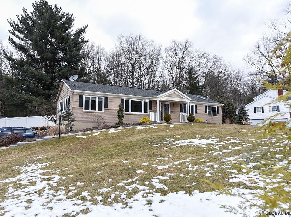 1st image of 32 Juniper Dr