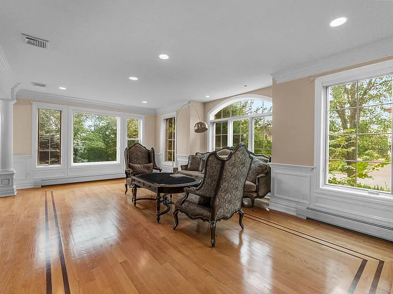 1 Euclid Rd — Photo 10