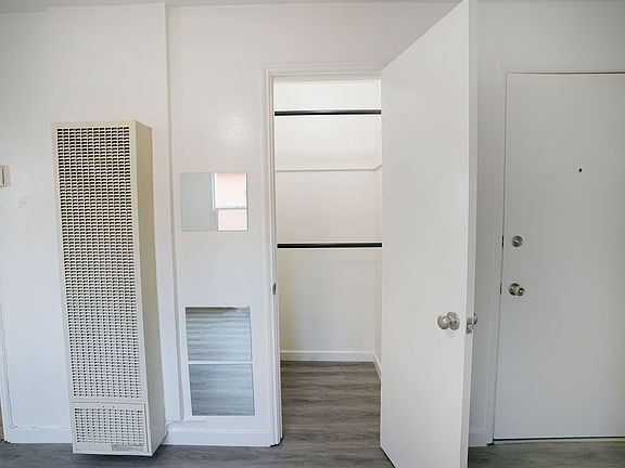 4th image of 858 Lincoln Blvd APT 5