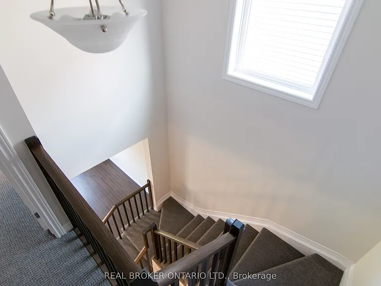 1022 Kijik Cres — Photo 16