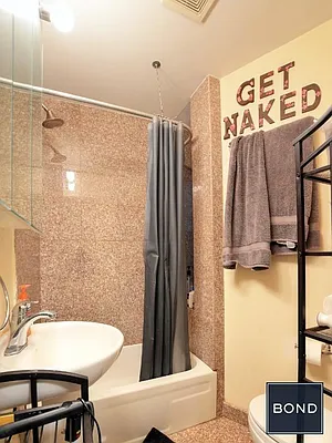 Rented by Bond New York | media 19