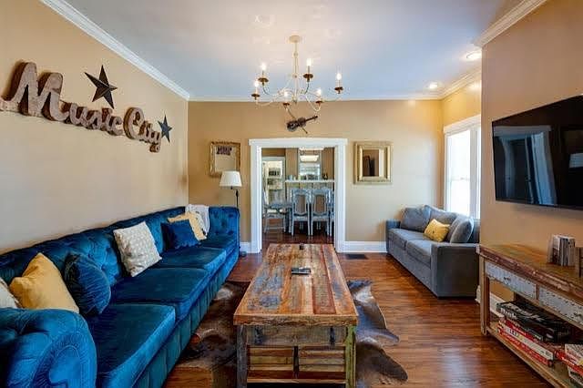 1st image of 419 Park Cir