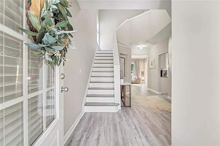 2nd image of 5860 Bentley Way