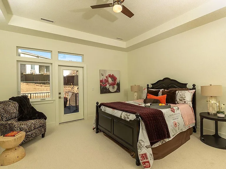 5240 S Shalom Park Cir — Photo 4