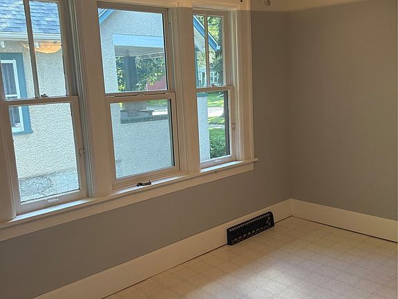 5th image of 51 Tupper Avenue