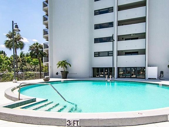 Pinnacle Pool