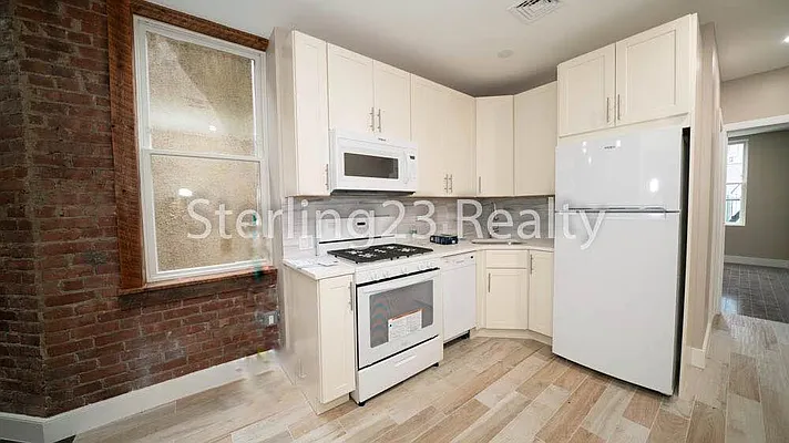 Rented by Sterling Realty Solution Inc | media 1