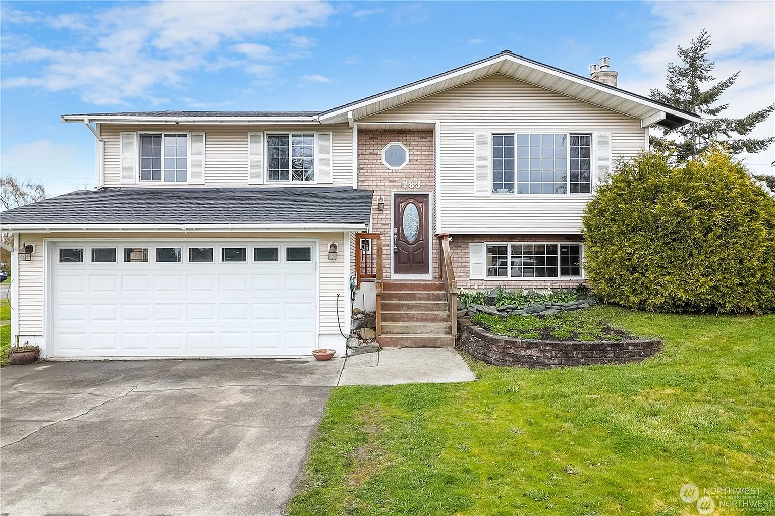 783 SW McCrohan Street photo 1