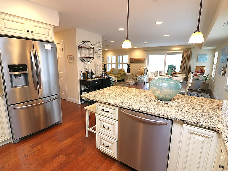 9505 Monmouth Ave #B — Photo 19