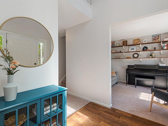 3rd image of 104 Darden Pl