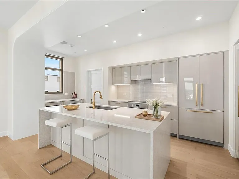 126 4th Ave NE #601 — Photo 14