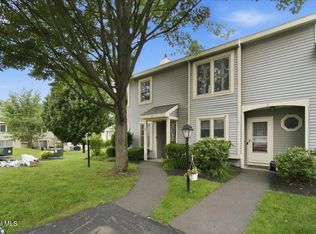 5 Minuteman Ct, Halfmoon, NY 12065