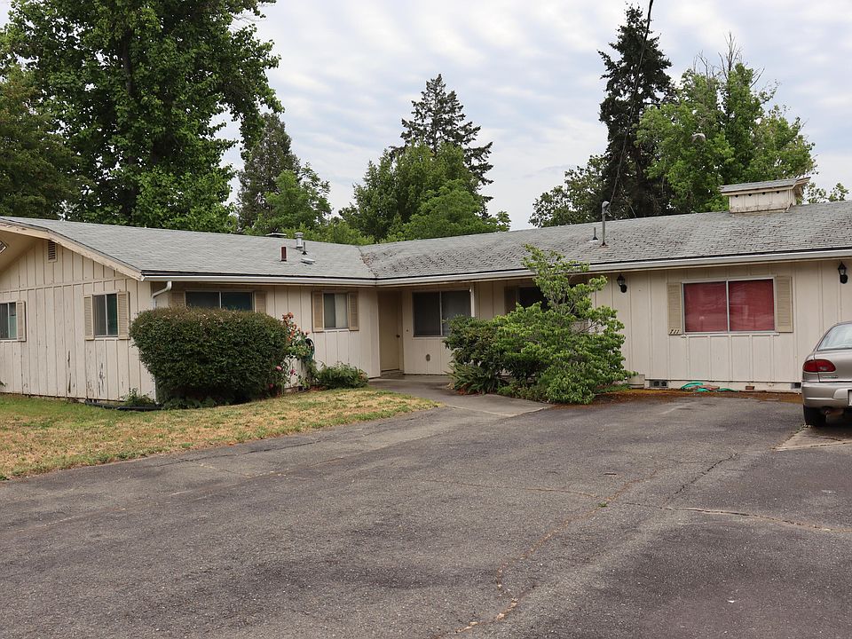 1st image of 711 SW Rogue River Ave