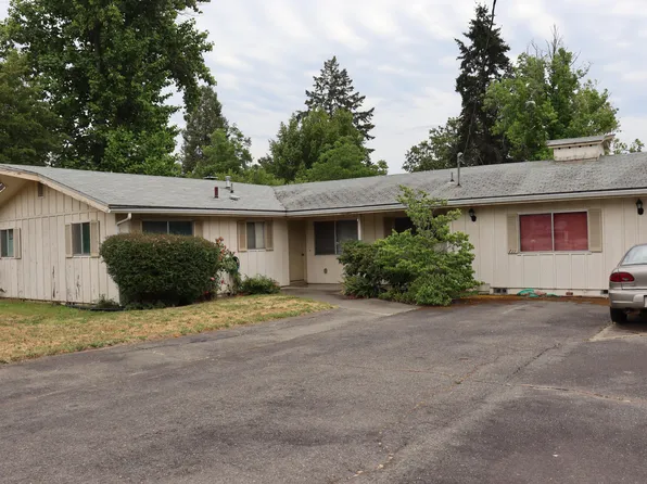 711 SW Rogue River Ave, Grants Pass, OR 97526