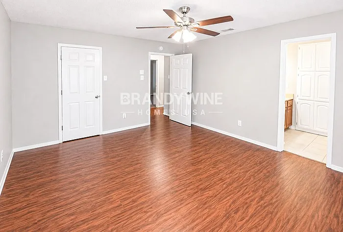 5233 Hill Ridge Dr — Photo 13