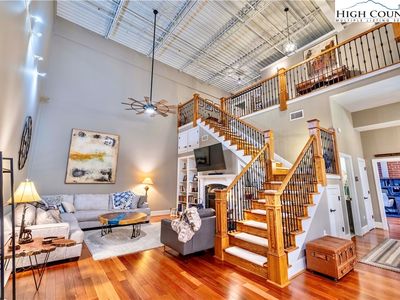 215 S Jefferson Avenue UNIT 202, West Jefferson, NC, 28694