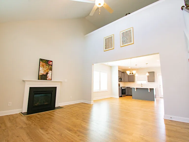 5611 Pondhaven Dr — Photo 3