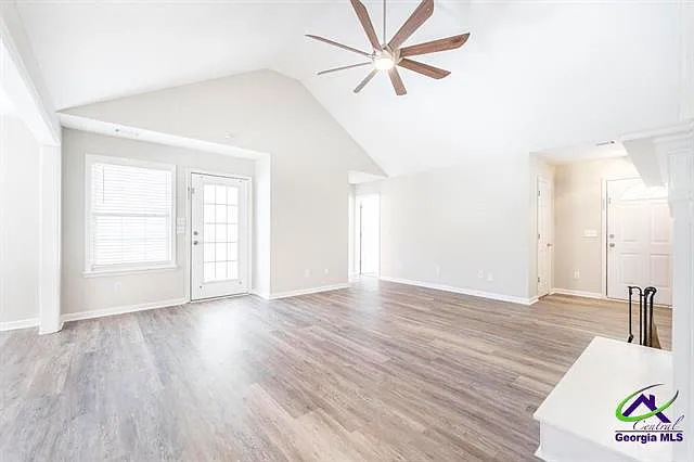 127 Grove Ln — Photo 14