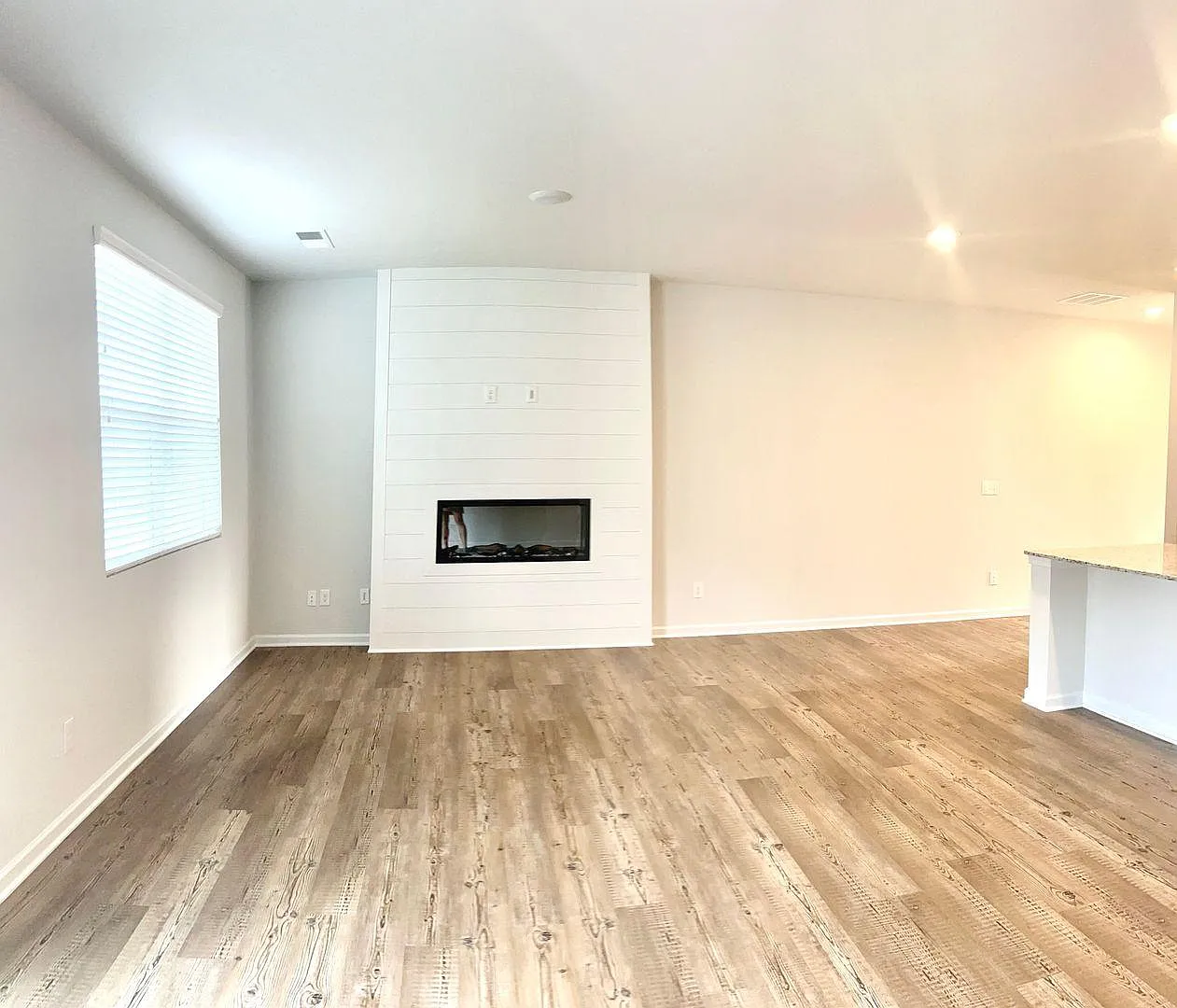122 Founders Dr — Photo 2