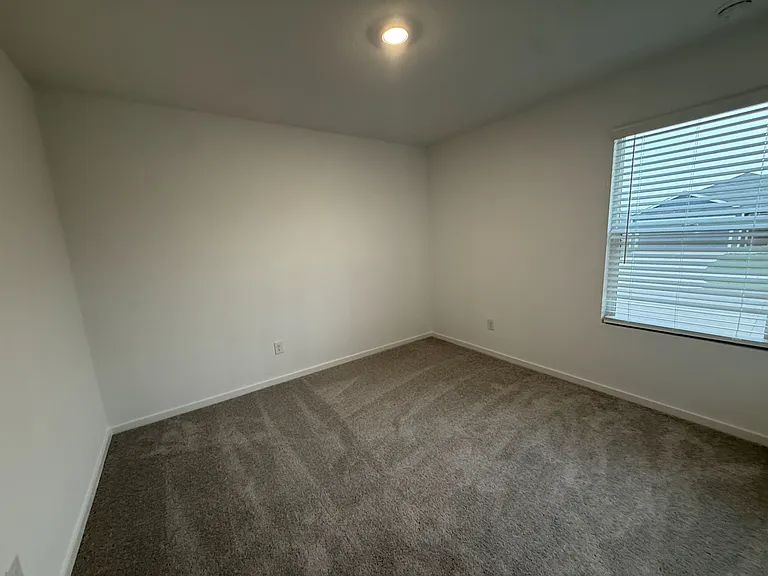 835 Ginkgo Way — Photo 6