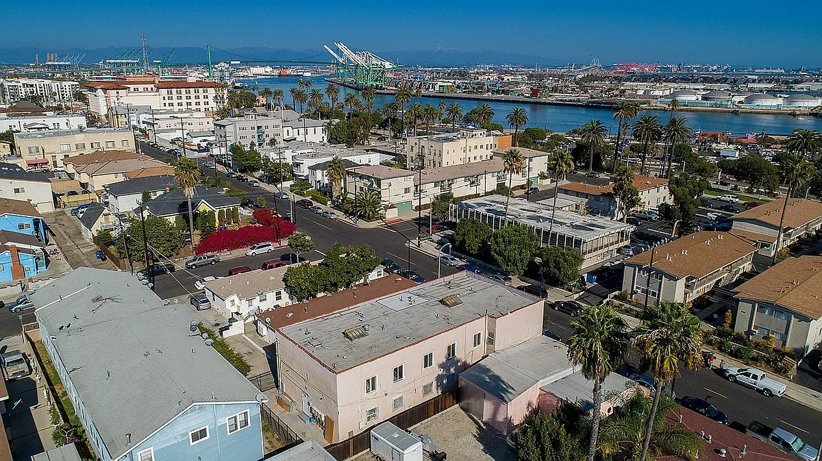 Building Photo - Portside Studio Apartments