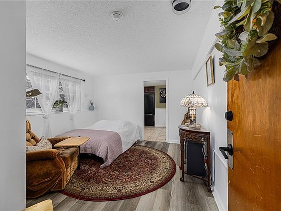 2nd image of 4080 Post Rd APT 1