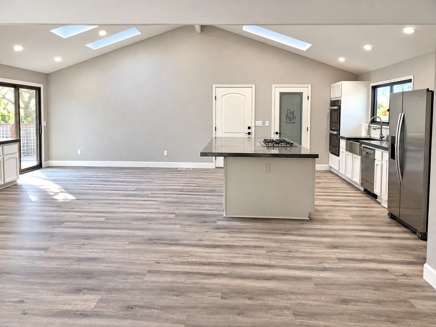 4 bed, 2333 sqft, $3,750 — Photo 3
