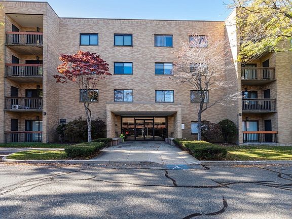 5th image of 41 Centre St APT 106