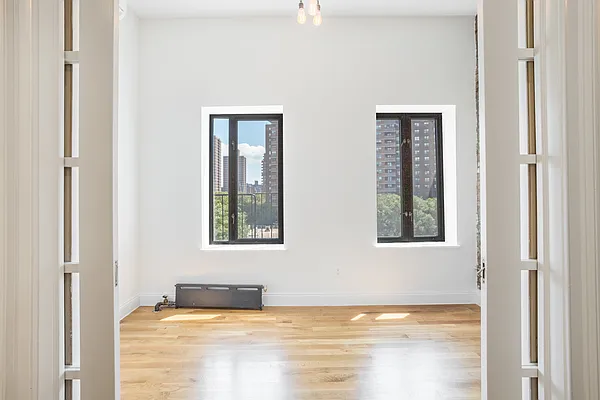 Rented by Safdie Realty Group | media 17