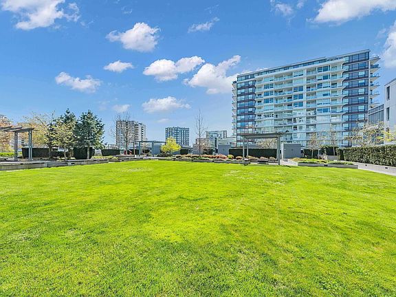 3rd image of 5233 Gilbert Rd #622