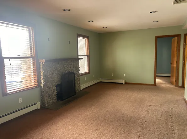 21 Volker Ln, Livingston, NJ 07039