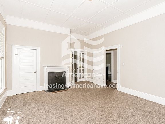 1528140_004_living_room_5.jpg