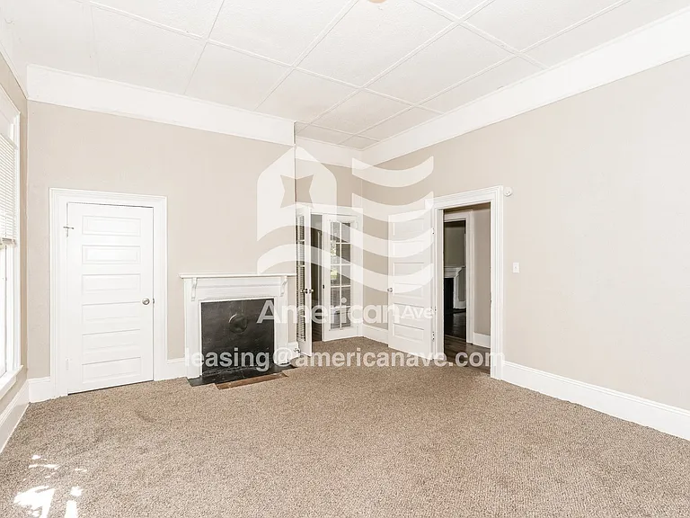1528140_004_living_room_5.jpg
