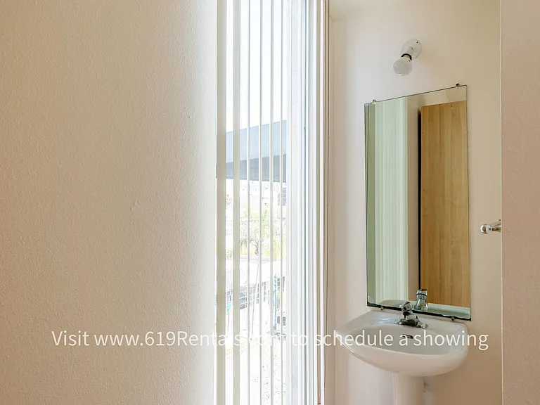 2084 Kettner Blvd #35 — Photo 15