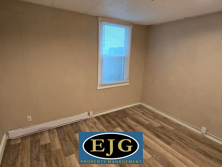 504 Main St #1 — Photo 11