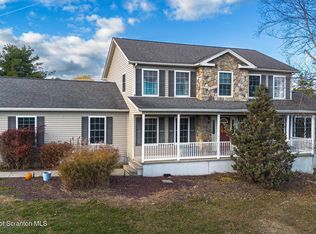 64 Green Briar Dr, Spring Brook Township, PA 18444