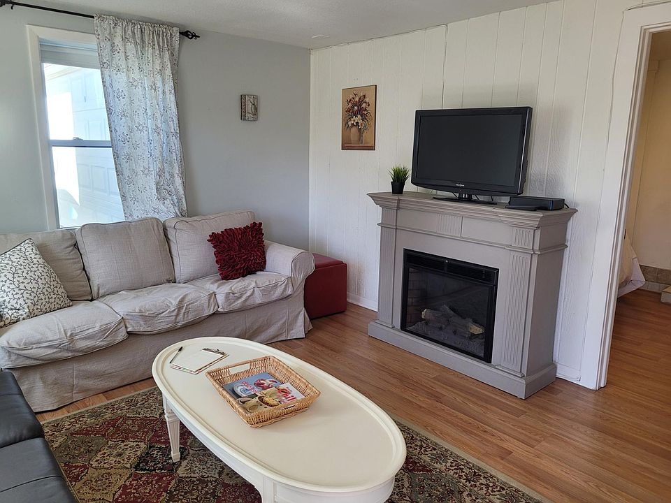 Living room with fireplace